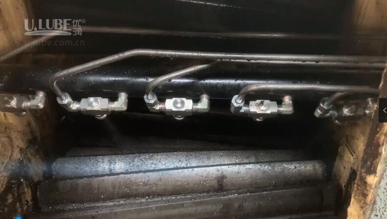 化工廠磨機(jī)開(kāi)式齒輪潤(rùn)滑系統(tǒng)噴嘴霧化測(cè)試，優(yōu)潤(rùn)(U.LUBE)團(tuán)隊(duì)現(xiàn)場(chǎng)潤(rùn)滑服務(wù)_優(yōu)潤(rùn)特種潤(rùn)滑劑