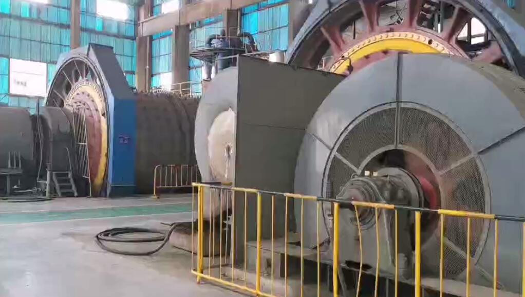 磨機(jī)潤滑檢查，優(yōu)潤(U.LUBE)團(tuán)隊(duì)現(xiàn)場潤滑服務(wù)_優(yōu)潤特種潤滑劑