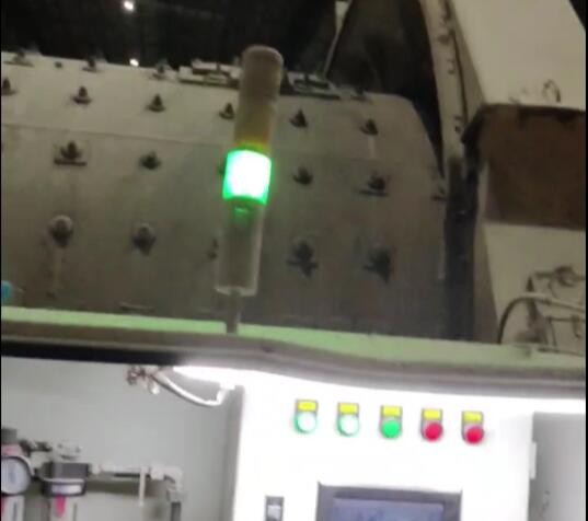 磨機(jī)開式齒輪潤(rùn)滑，優(yōu)潤(rùn)純油&VMAXX開齒潤(rùn)滑系統(tǒng)_優(yōu)潤(rùn)特種潤(rùn)滑劑