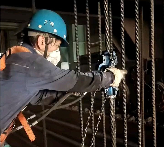 鋼鐵廠鋼絲繩潤滑改良，鋼絲繩去污潤滑裝置安裝調(diào)試，U.LUBE優(yōu)潤工業(yè)潤滑油_優(yōu)潤特種潤滑劑